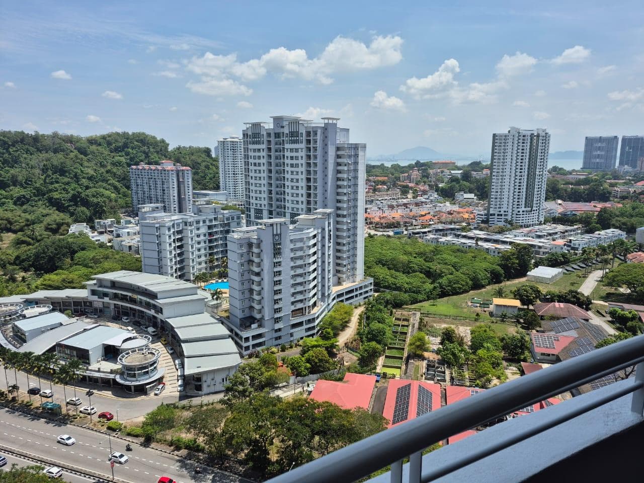  Plaza Ivory (aka University Place)