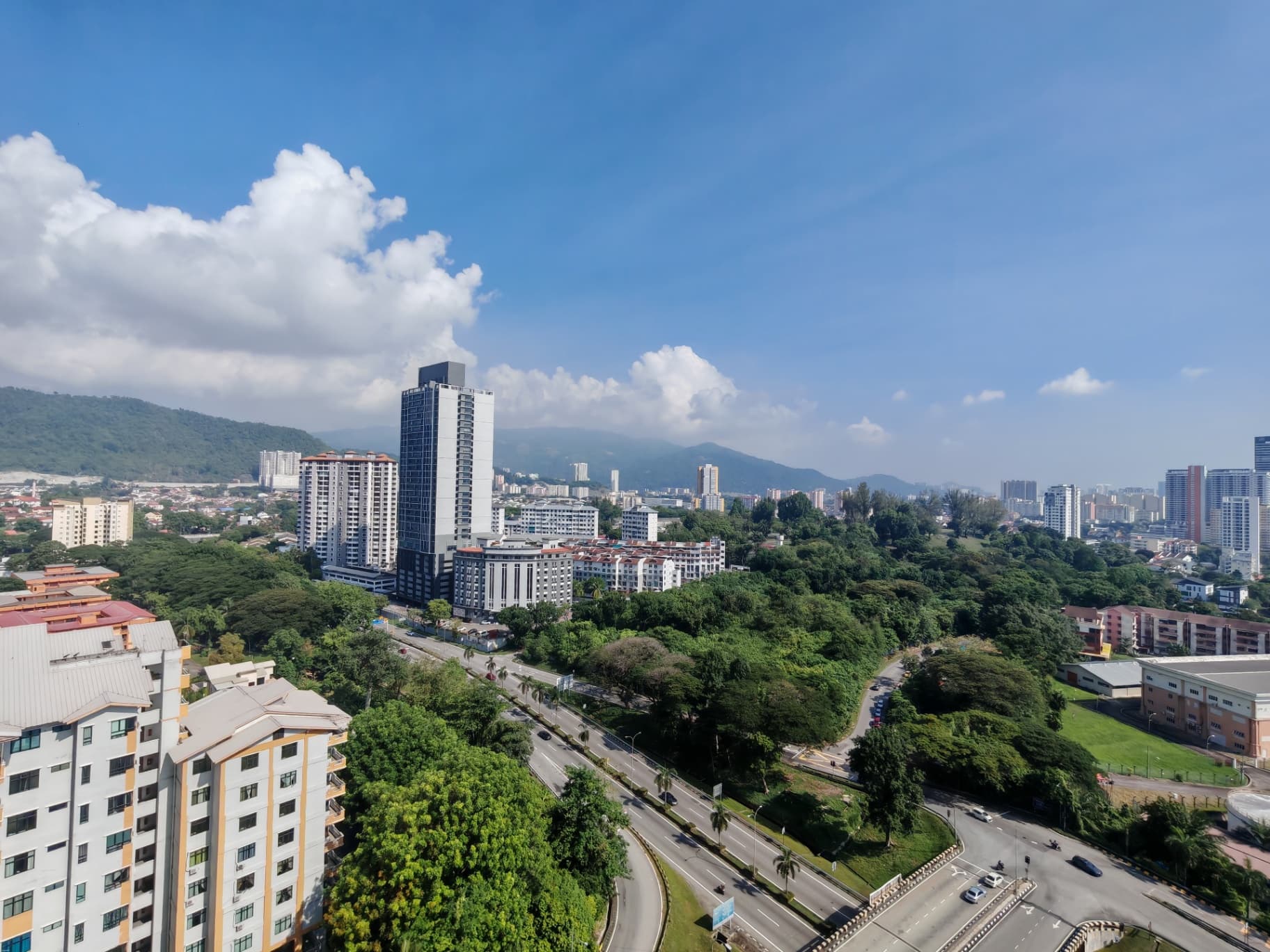 Vertiq e gate Gelugor 