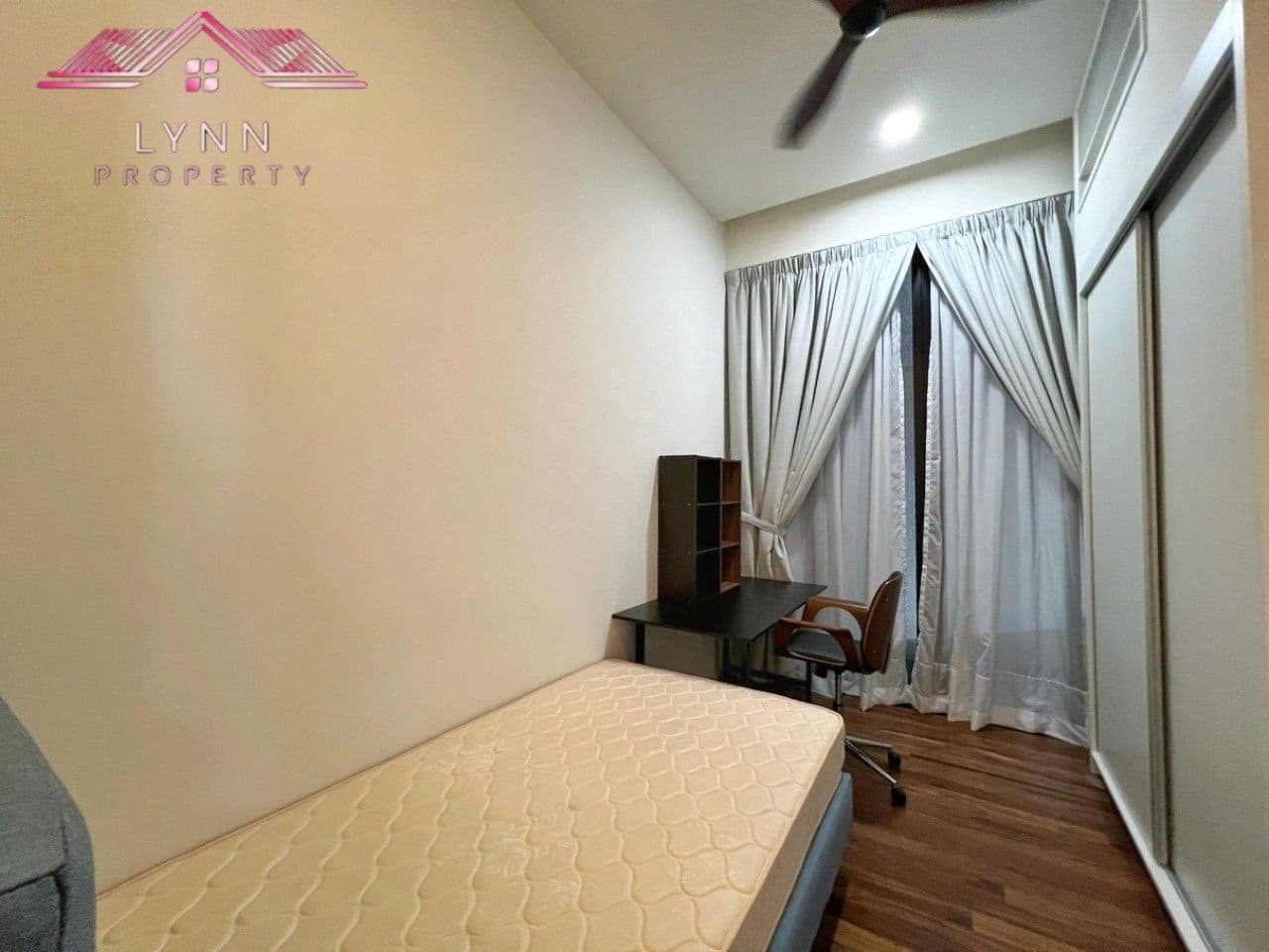 Setia V Residences Luxury Condominium Georgetown Seaview Fully Furnished 2+1 BR 2 BT 2CP