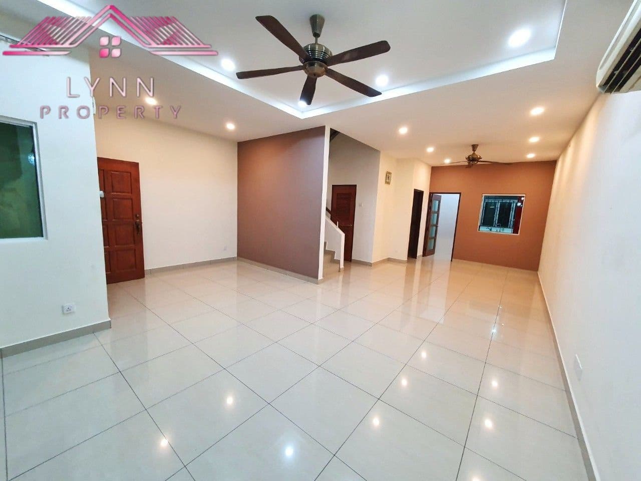 3 Storey Terrace @ Jelutong 3407 Sqft Fully Renovation